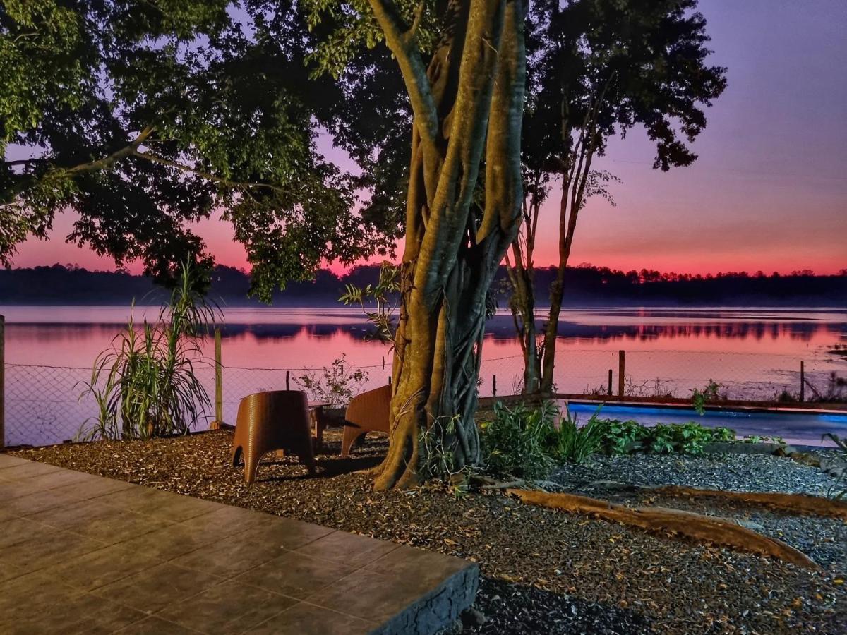 La Casa Del Lago Urugua-I Villa Puerto Iguazú Exteriör bild